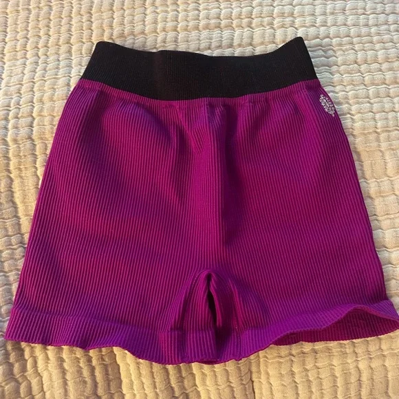 Pranja Short - Picture 2 of 4